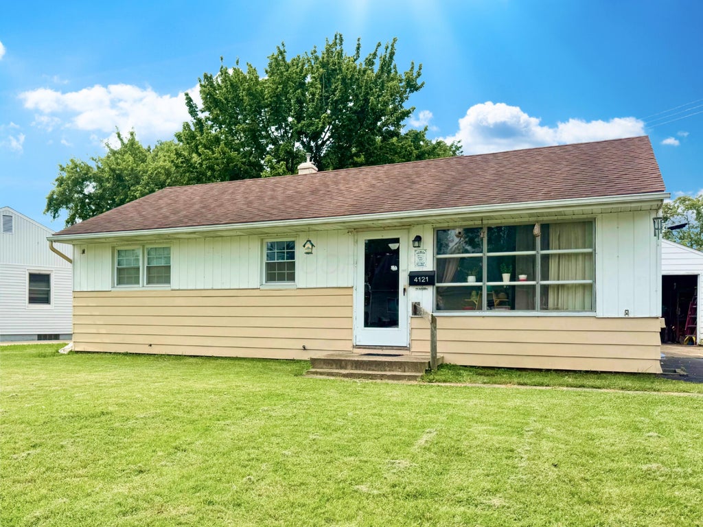 Photo of 4121 Maplegrove Drive, Grove City, OH 43123 (MLS # 226020824)