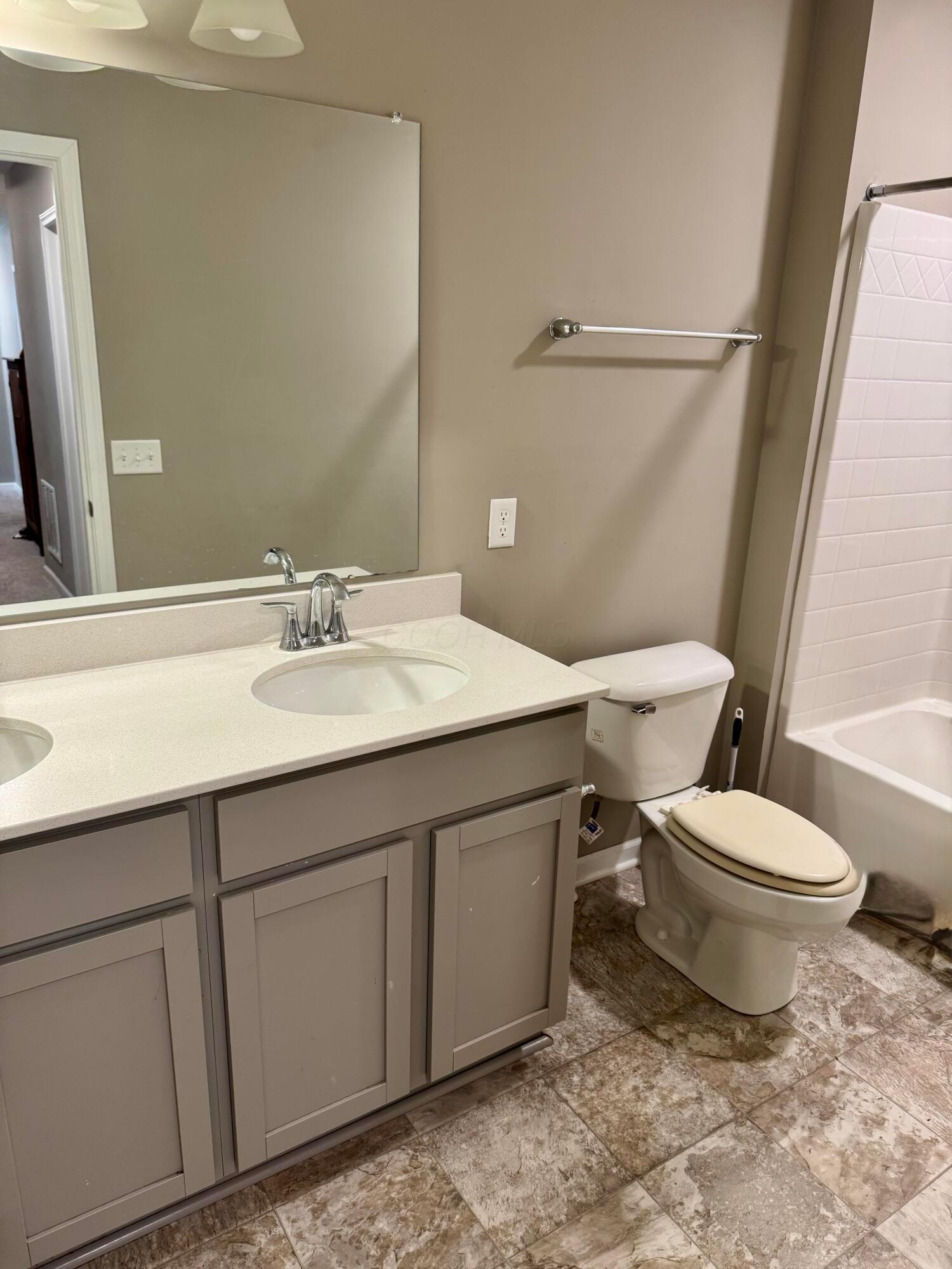 1123 Hampton Lane, London, Ohio image 13