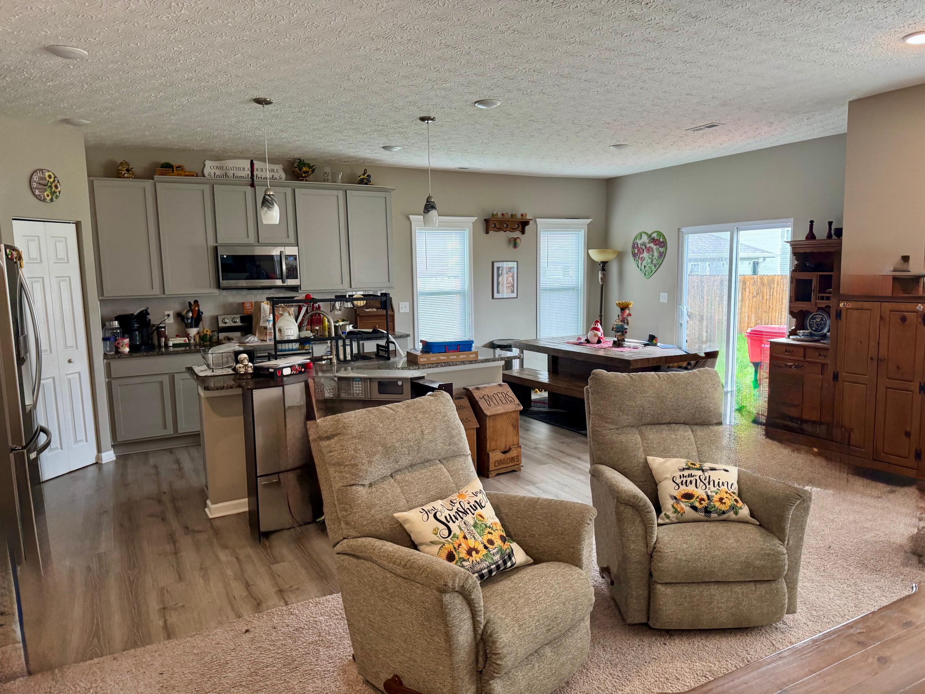 1123 Hampton Lane, London, Ohio image 3