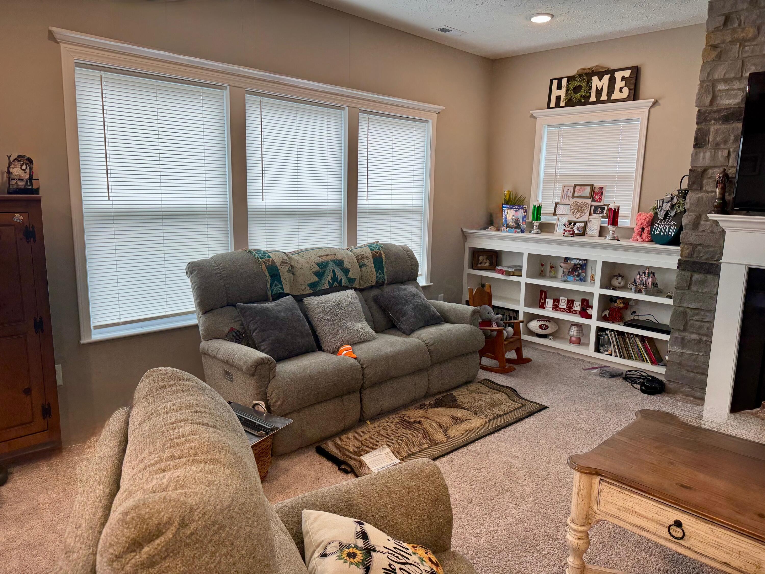 1123 Hampton Lane, London, Ohio image 7