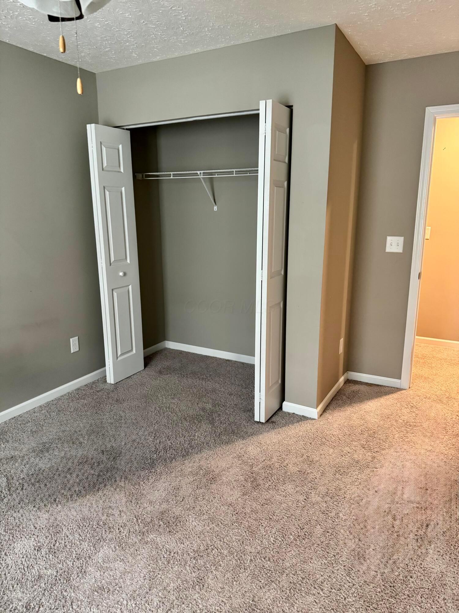 1123 Hampton Lane, London, Ohio image 15