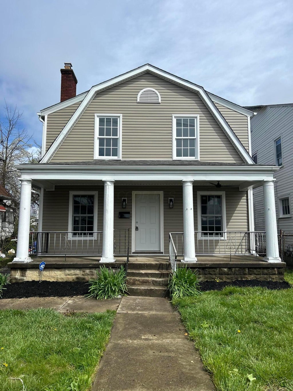 Photo of 1066 E 17th Avenue, Columbus, OH 43211 (MLS # 226034756)