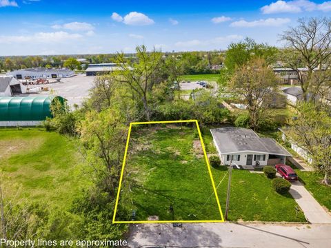 Photo of 1835 E Blake Avenue, Columbus, OH 43219 (MLS # 226012618)