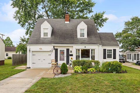 Photo of 810 Lincoln Drive, Washington Court House, OH 43160 (MLS # 226027667)