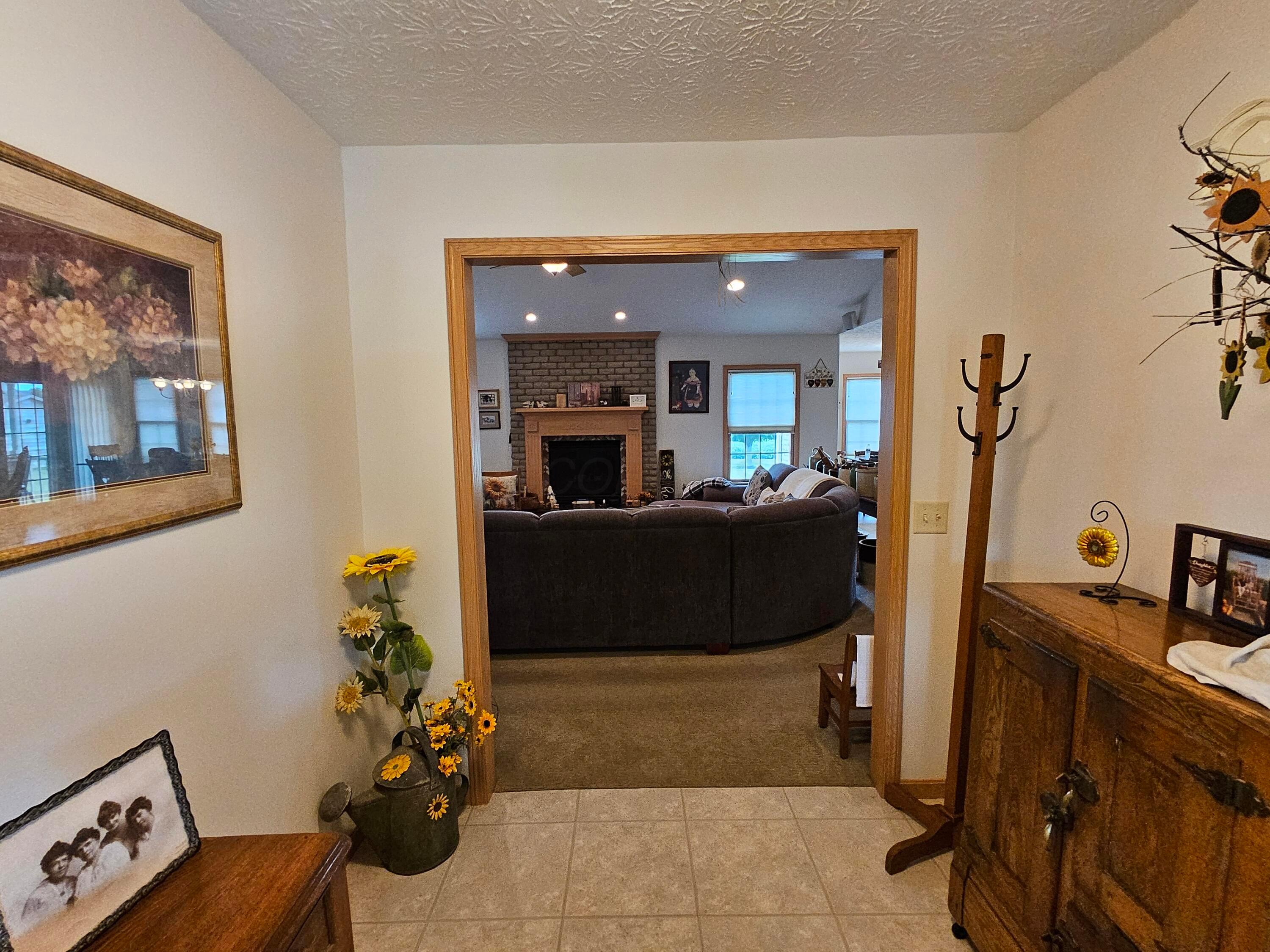 1123 Hillcrest Drive