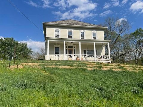 Photo of 5470 N River Road E, Zanesville, OH 43701 (MLS # 226014057)