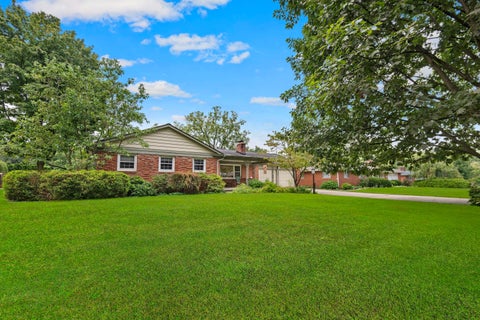 Photo of 435 E Schreyer Place, Columbus, OH 43214 (MLS # 226035542)
