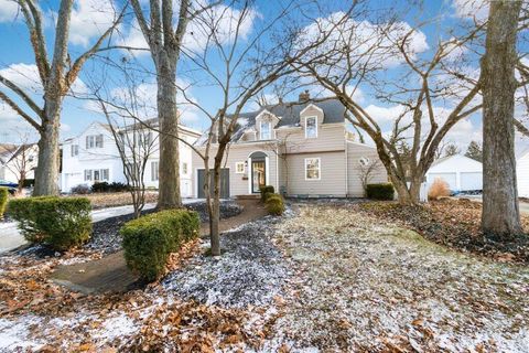 Photo of 243 E Schreyer Place, Columbus, OH 43214 (MLS # 226002285)