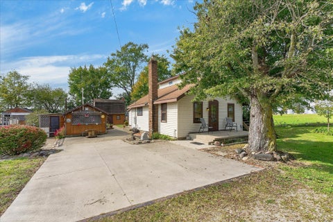 Photo of 3992 White Road SE, Washington Court House, OH 43160 (MLS # 226039418)