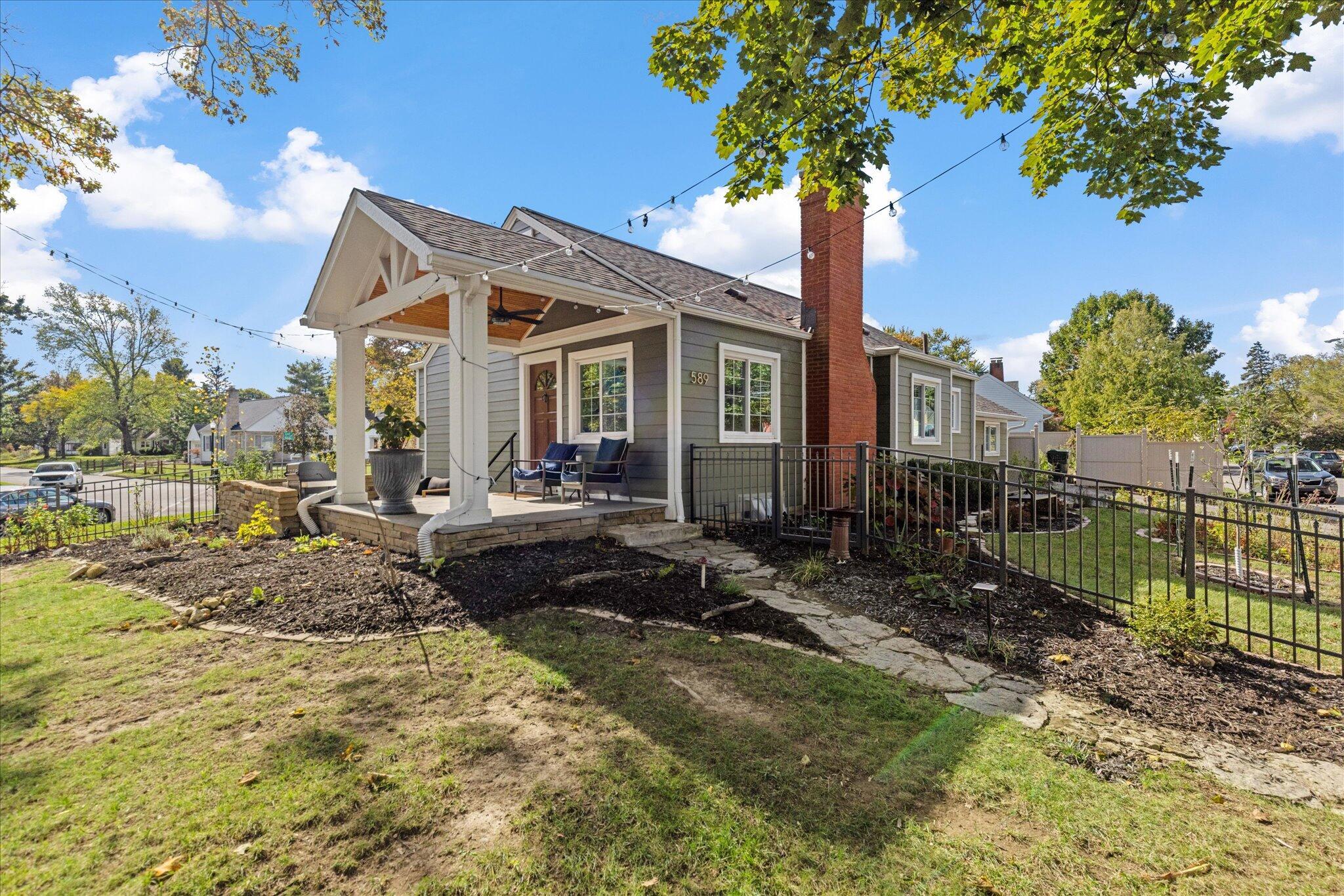 589 Clinton Heights Avenue