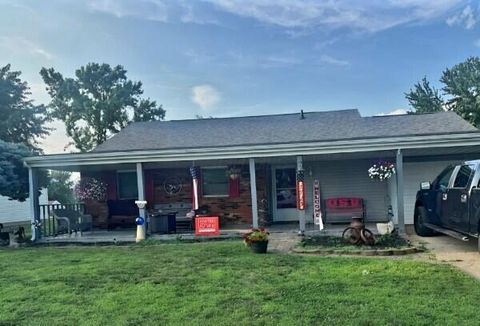 Photo of 1725 Sioux Drive, Circleville, OH 43113 (MLS # 226025504)