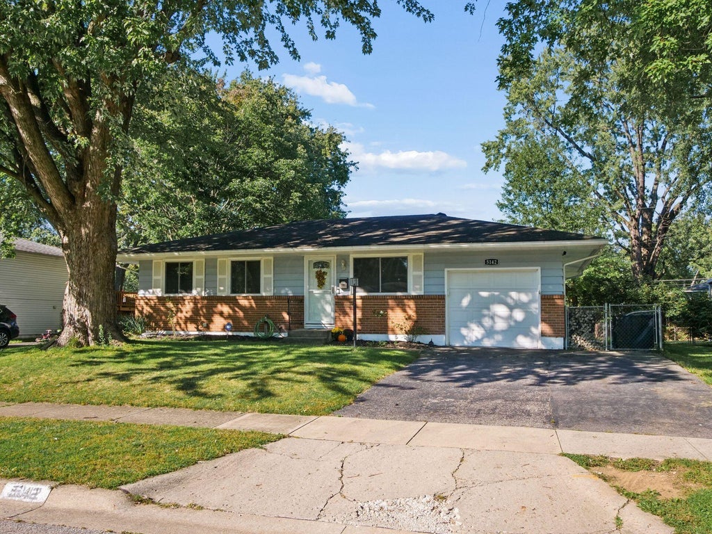 Photo of 5142 Rutledge Drive S, Columbus, OH 43232 (MLS # 226037414)