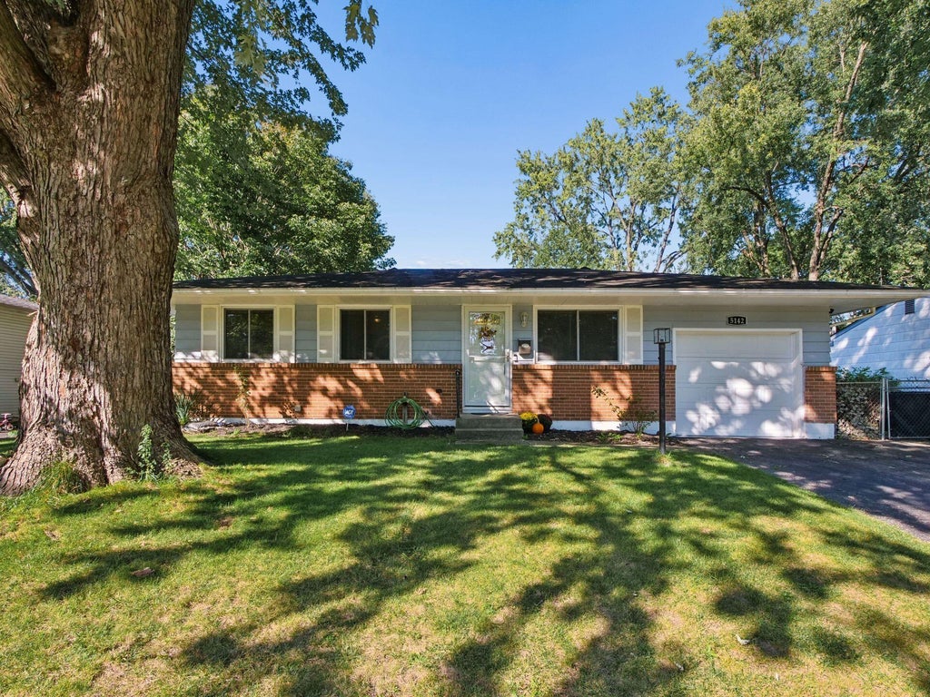 Photo of 5142 Rutledge Drive S, Columbus, OH 43232 (MLS # 226037414)