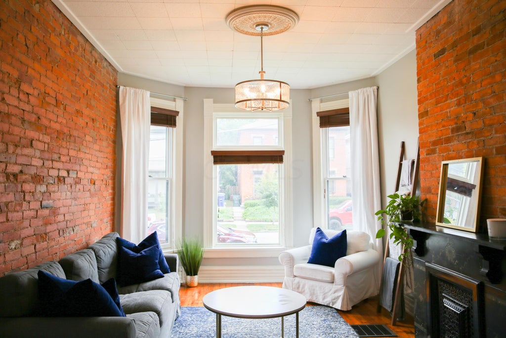Photo of 195 W 1st Avenue, Columbus, OH 43201 (MLS # 226040509)
