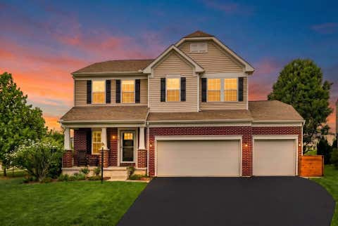 Photo of 305 Eagles Nest Avenue, Johnstown, OH 43031 (MLS # 226030079)