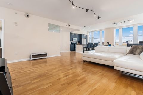 Tiny photo for 145 N High Street 400 #400, Columbus, OH 43215 (MLS # 226002910)