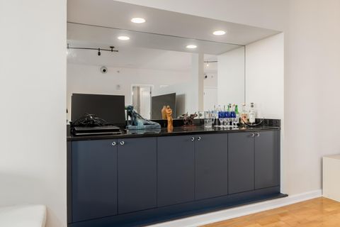 Tiny photo for 145 N High Street 400 #400, Columbus, OH 43215 (MLS # 226002910)