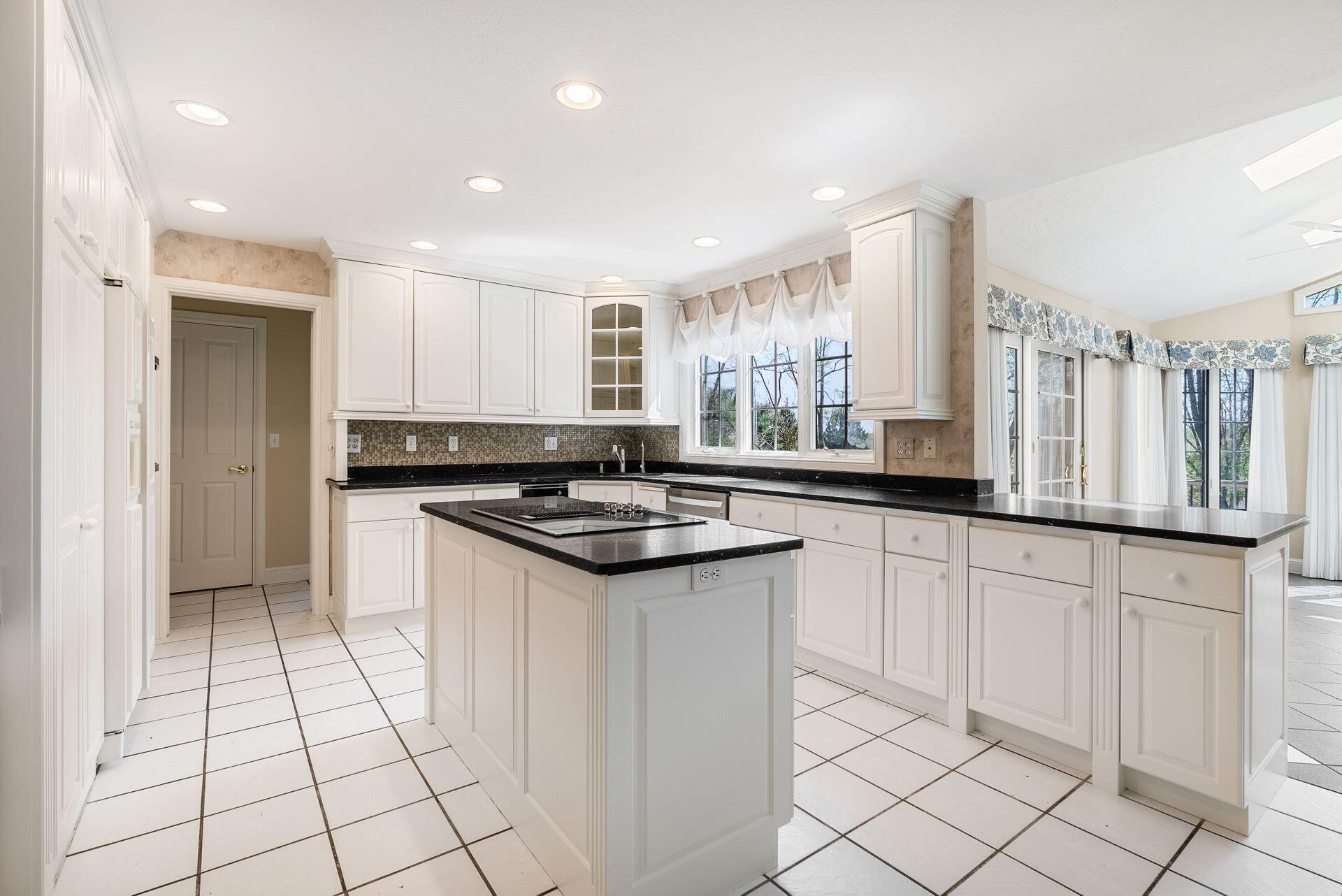 1354 Hemlock Court, Lancaster, Ohio image 8
