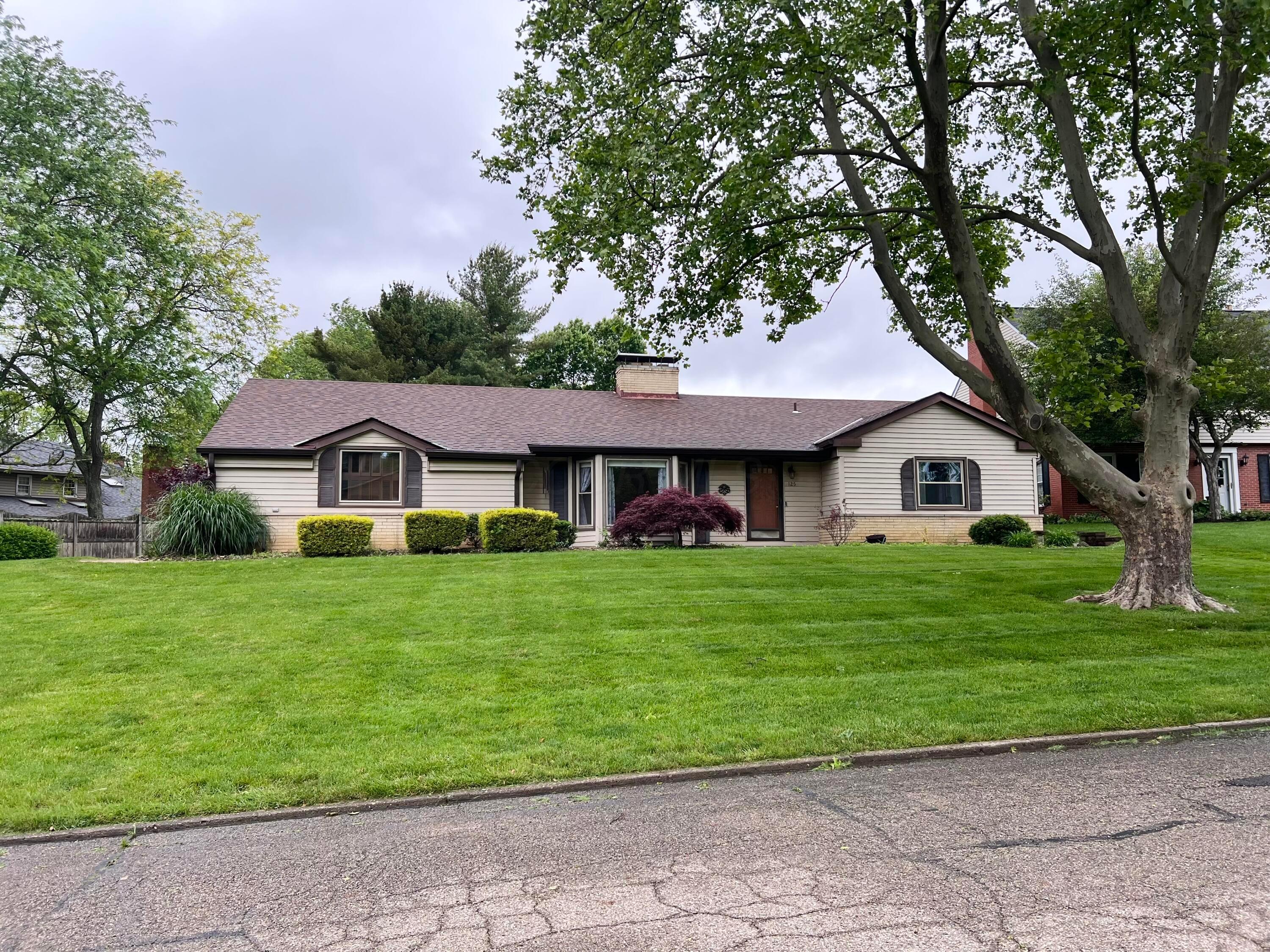 125 Crown Court, Lancaster, Ohio image 1