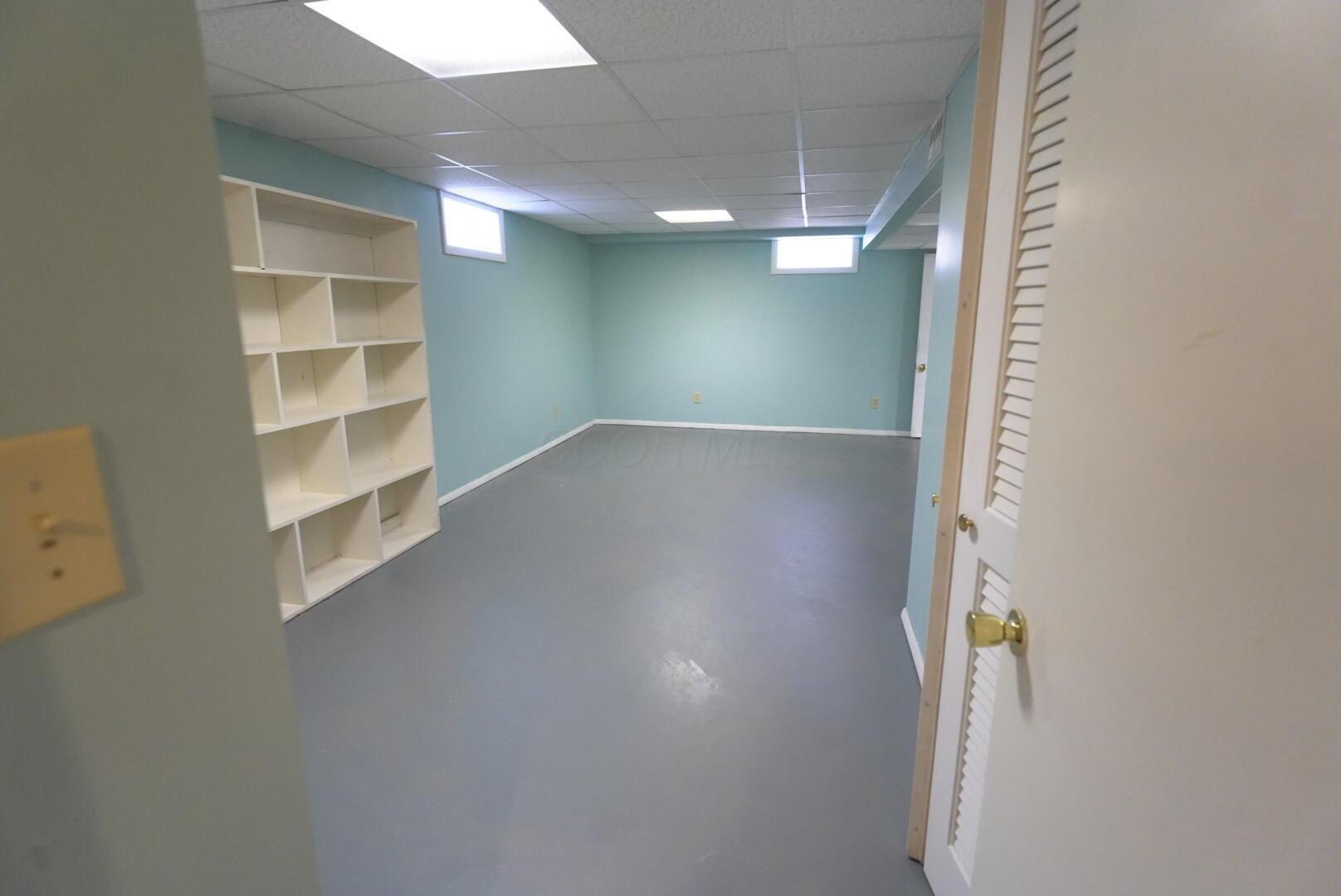 125 Crown Court, Lancaster, Ohio image 34