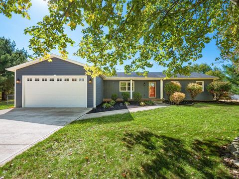 Photo of 11461 Julie Lynn Place NW, Canal Winchester, OH 43110 (MLS # 225040046) Photo of 11461 Julie Lynn Place NW, Canal Winchester, OH 43110 (MLS # 225040046)