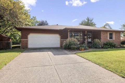 Photo of 5022 Sienna Lane, Columbus, OH 43229 (MLS # 225041073) Photo of 5022 Sienna Lane, Columbus, OH 43229 (MLS # 225041073)