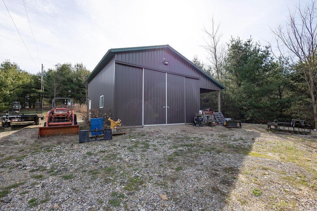 9476 Loches Road, Saint Louisville, Ohio image 11