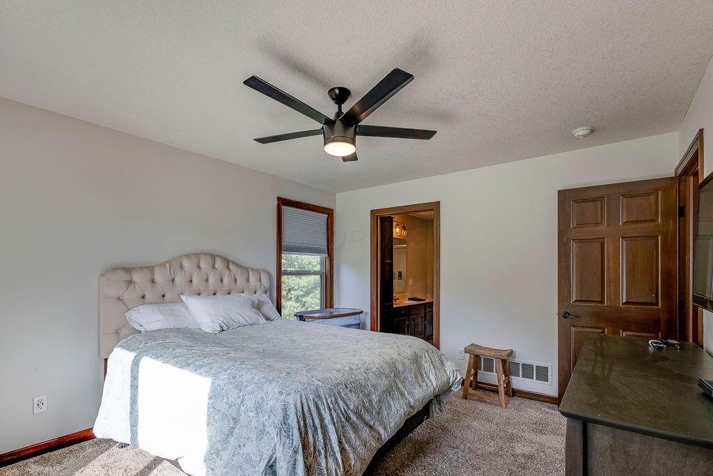 9476 Loches Road, Saint Louisville, Ohio image 27