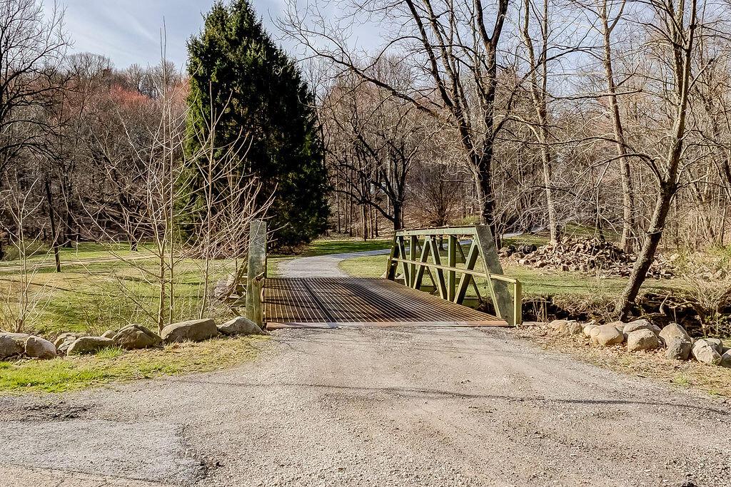 9476 Loches Road, Saint Louisville, Ohio image 13