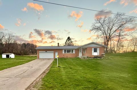 Photo of 17597 Spillway Road, Fredericktown, OH 43019 (MLS # 226010751)