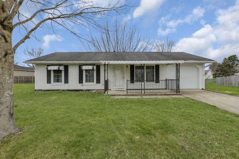 Photo of 435 Alison Court, Lancaster, OH 43130 (MLS # 226008858)