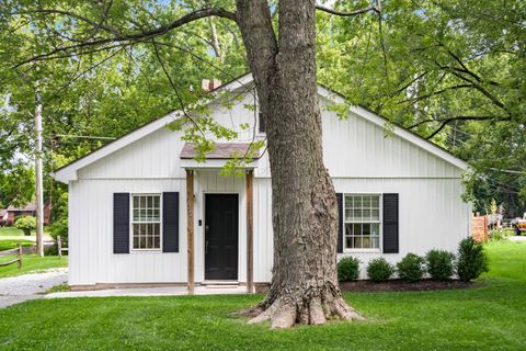 Photo of 7712 Palmer Road SW, Reynoldsburg, OH 43068 (MLS # 226021897)