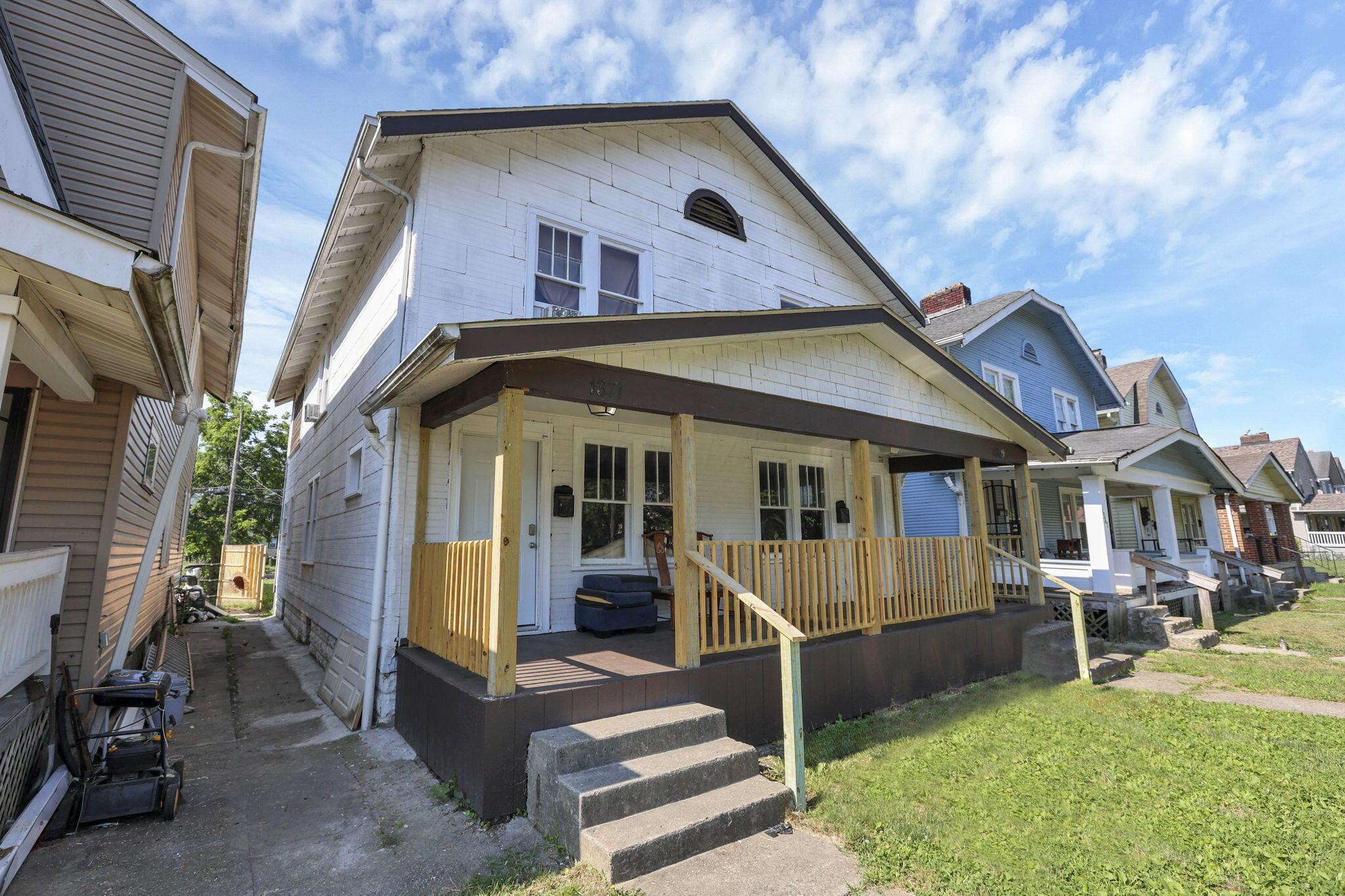 1369-1371 E 18th Avenue