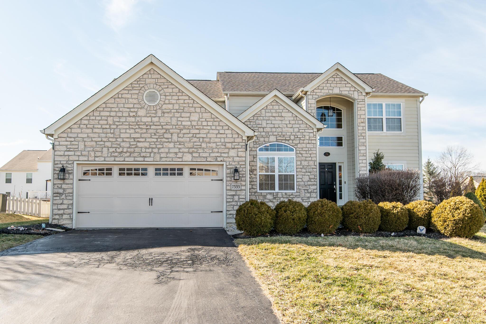 7533 Walnut Drive, Canal Winchester, Ohio image 2