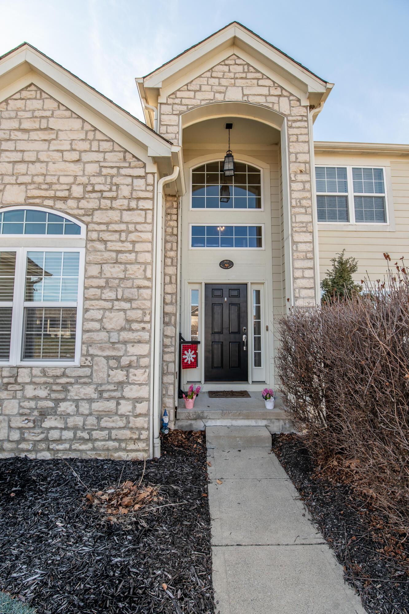7533 Walnut Drive, Canal Winchester, Ohio image 3