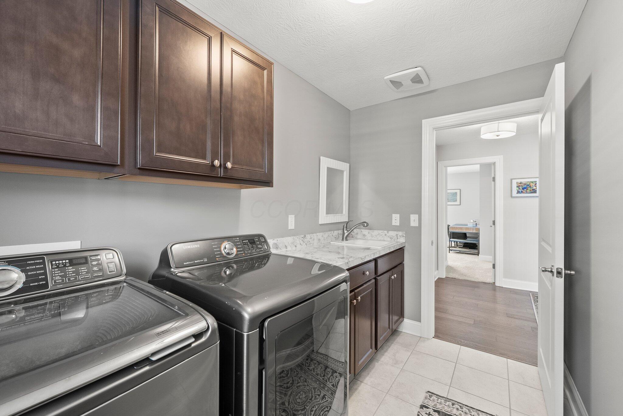 10640 Honeysuckle Way, Plain City, Ohio image 32