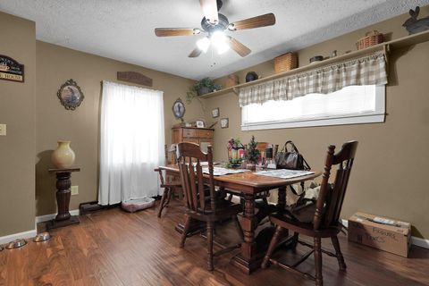 Tiny photo for 1576 Miami Trace Road SE, Washington Court House, OH 43160 (MLS # 225044783)