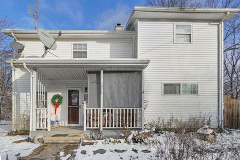 Photo of 1576 Miami Trace Road SE, Washington Court House, OH 43160 (MLS # 225044783)