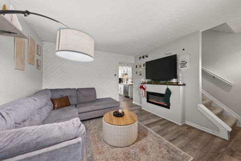 Photo of 696 Keys View Court, Columbus, OH 43085 (MLS # 225045877)