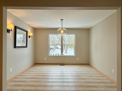 Tiny photo for 2014 Palouse Drive, London, OH 43140 (MLS # 226002972)