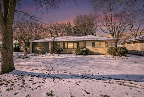 Photo of 4249 Eastlea Drive, Columbus, OH 43214 (MLS # 226000231)