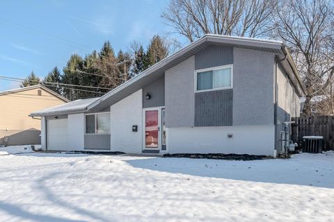 Tiny photo for 2706 Maywood Road, Columbus, OH 43232 (MLS # 225045129)