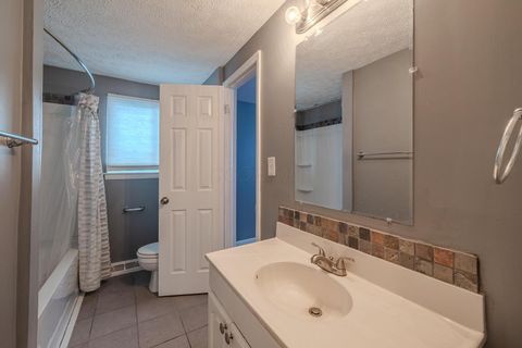 Tiny photo for 2706 Maywood Road, Columbus, OH 43232 (MLS # 225045129)