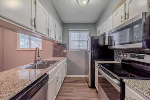 Tiny photo for 2706 Maywood Road, Columbus, OH 43232 (MLS # 225045129)