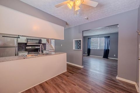 Tiny photo for 2706 Maywood Road, Columbus, OH 43232 (MLS # 225045129)