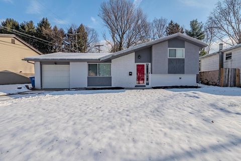Photo of 2706 Maywood Road, Columbus, OH 43232 (MLS # 225045129)
