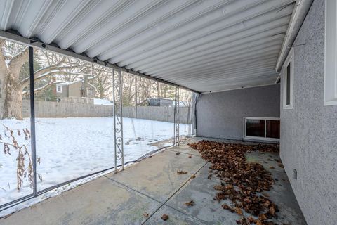 Tiny photo for 2706 Maywood Road, Columbus, OH 43232 (MLS # 225045129)