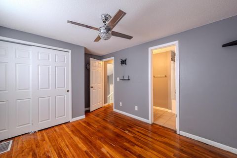 Tiny photo for 2706 Maywood Road, Columbus, OH 43232 (MLS # 225045129)