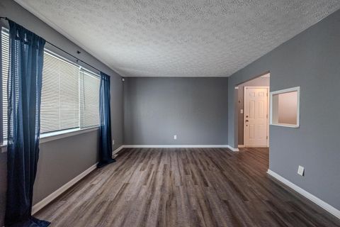 Tiny photo for 2706 Maywood Road, Columbus, OH 43232 (MLS # 225045129)