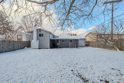 Tiny photo for 2706 Maywood Road, Columbus, OH 43232 (MLS # 225045129)
